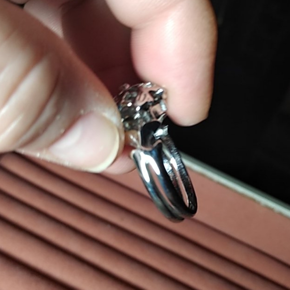 Ring - Picture 4 of 4